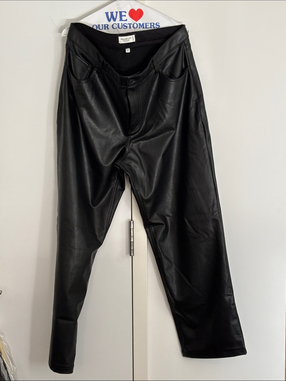Abercrombie & Fitch Sz 18 Curve Love High Rise 90s Relaxed
Vegan Leather Pant
